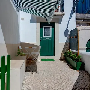 Cosy By The Flea Market And Tram 28 Lisboa