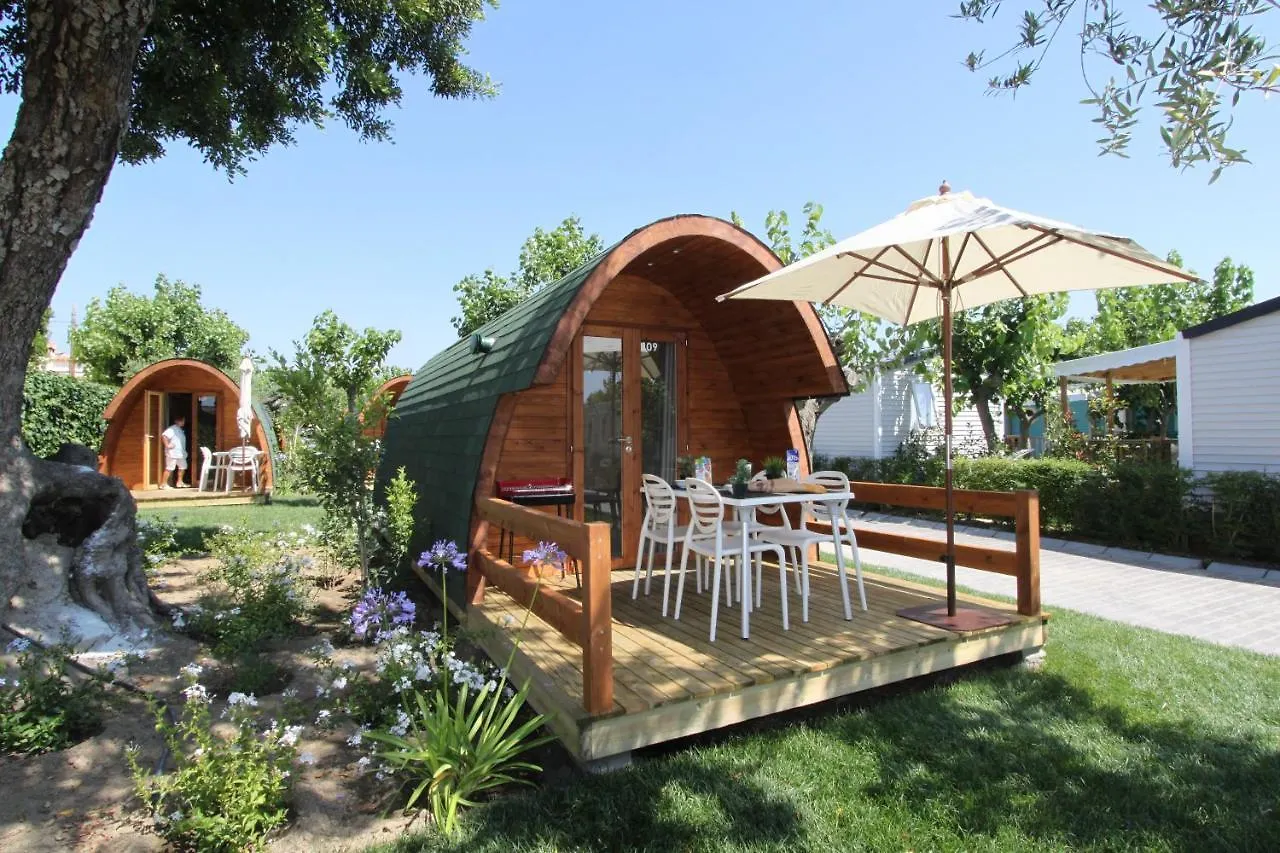 Campsite Camping Joan Bungalow Park Cambrils